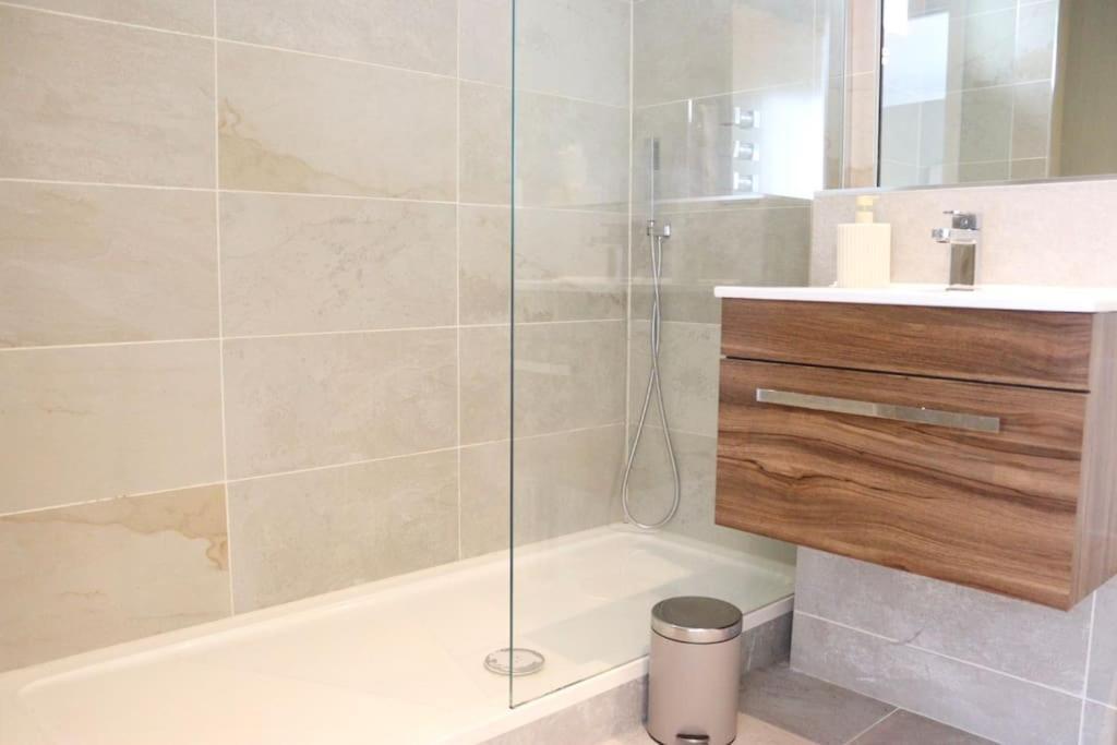 Апартаменты The Bourne, Westbourne